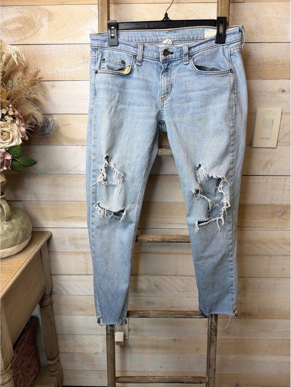 Rag & Bone Dre Capri Light Wash Distressed Jeans Size 27